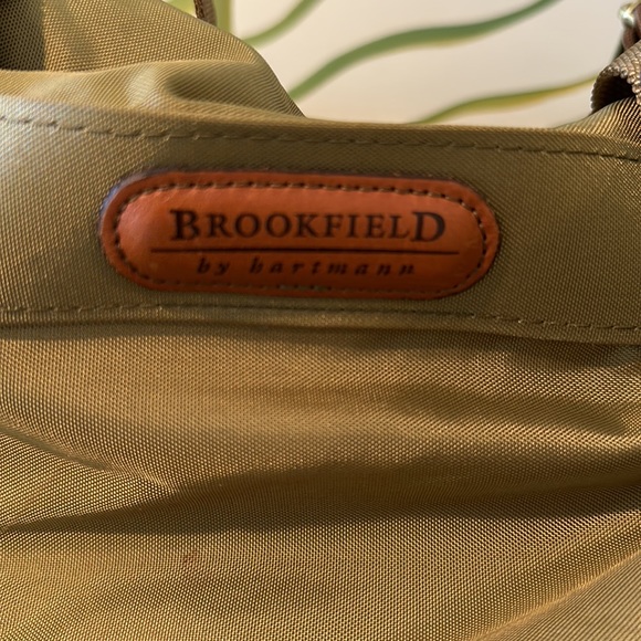 Hartmann Weekender Nylon and Leather Crossbody Perfect for Carry On or Getaway - Picture 5 of 8